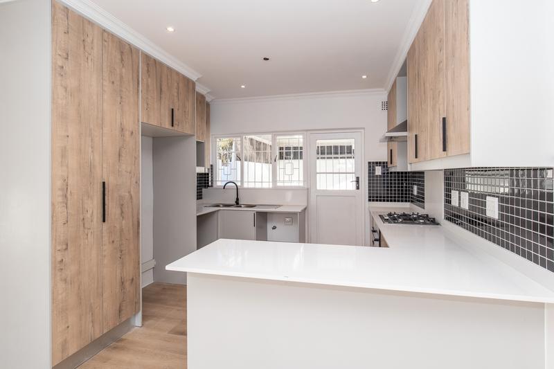 4 Bedroom Property for Sale in Constantia Western Cape